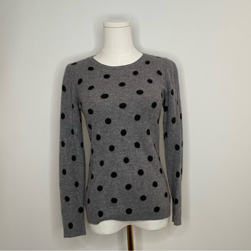 100% Cashmere Gray Sweater with Black Polka Dots by CharterClub size Small